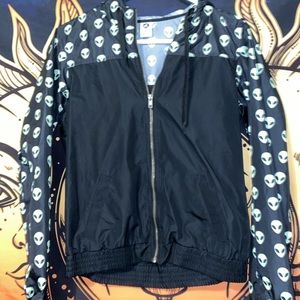Alien windbreaker